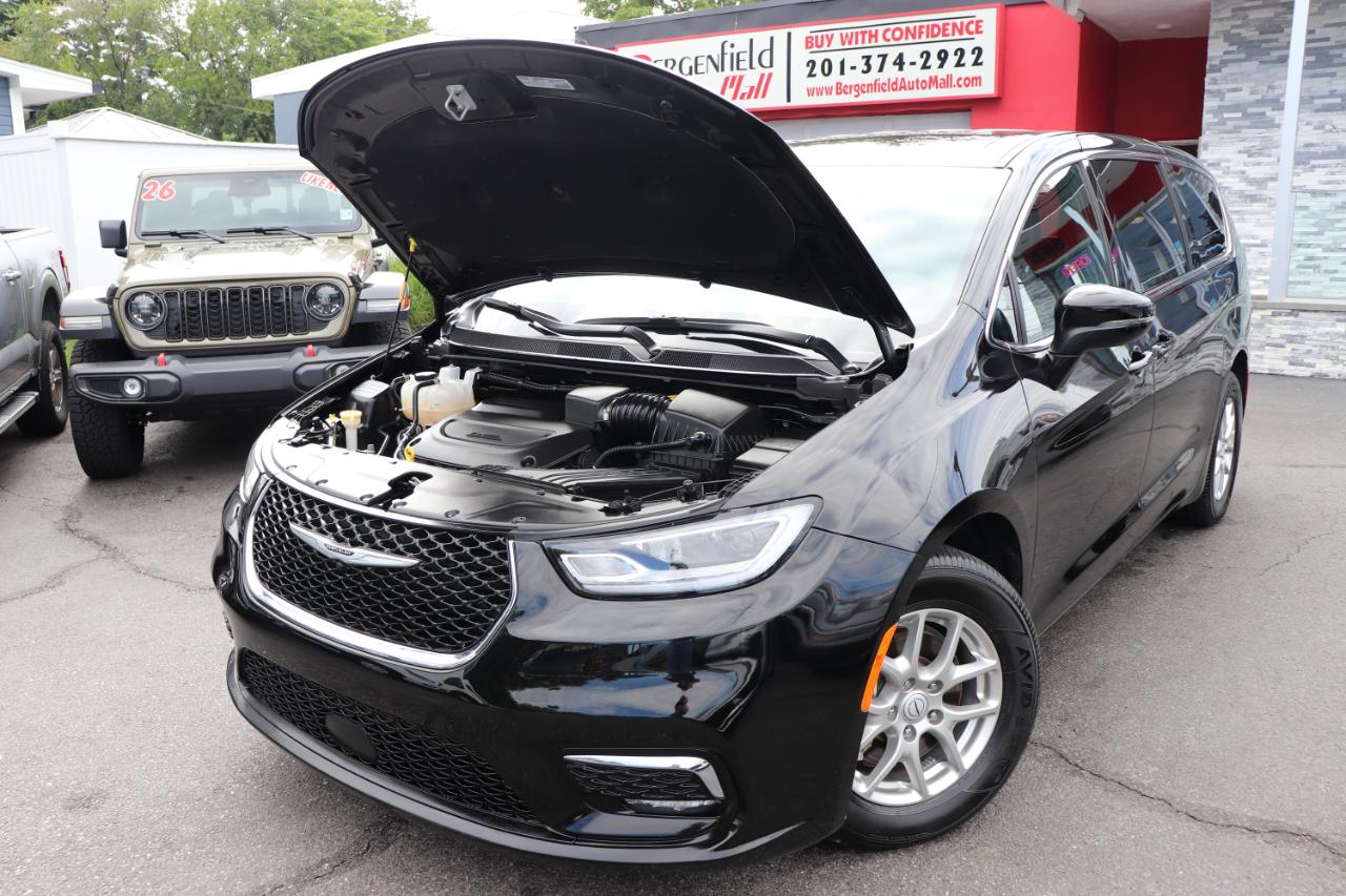 Chrysler Pacifica Select FWD 2026