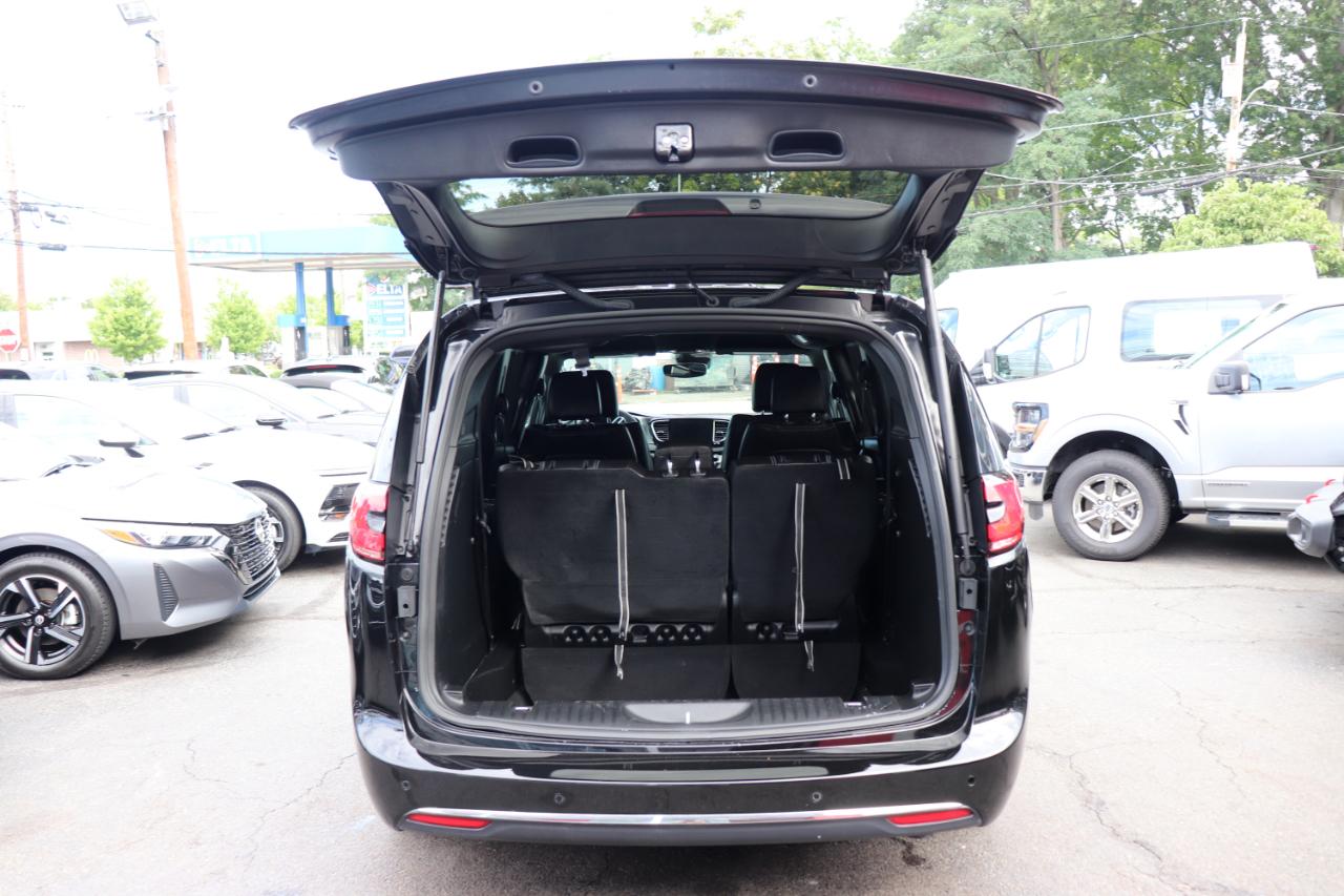 Chrysler Pacifica Select FWD 2026