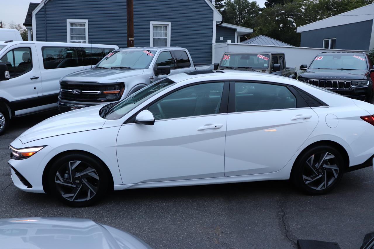 Hyundai Elantra SEL Convenience IVT 2025