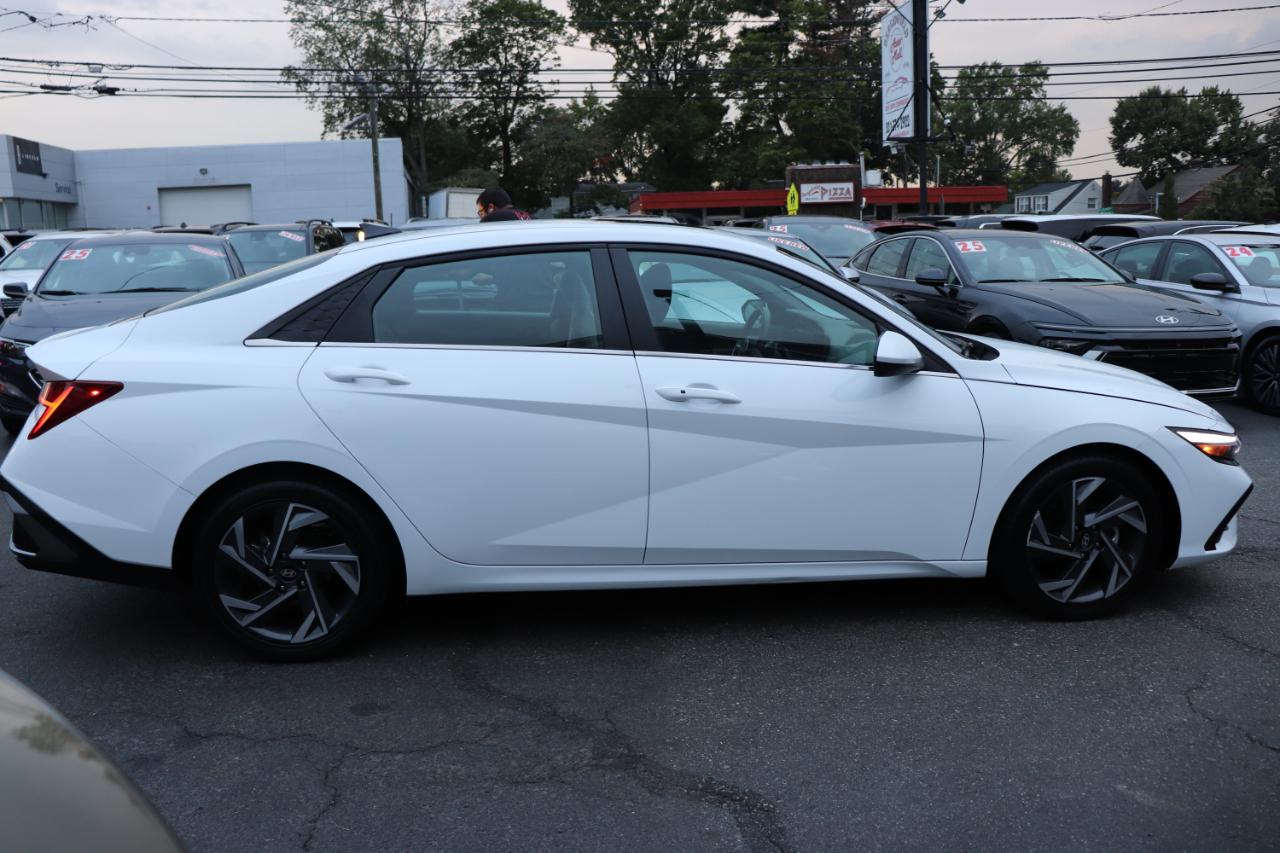 Hyundai Elantra SEL Convenience IVT 2025