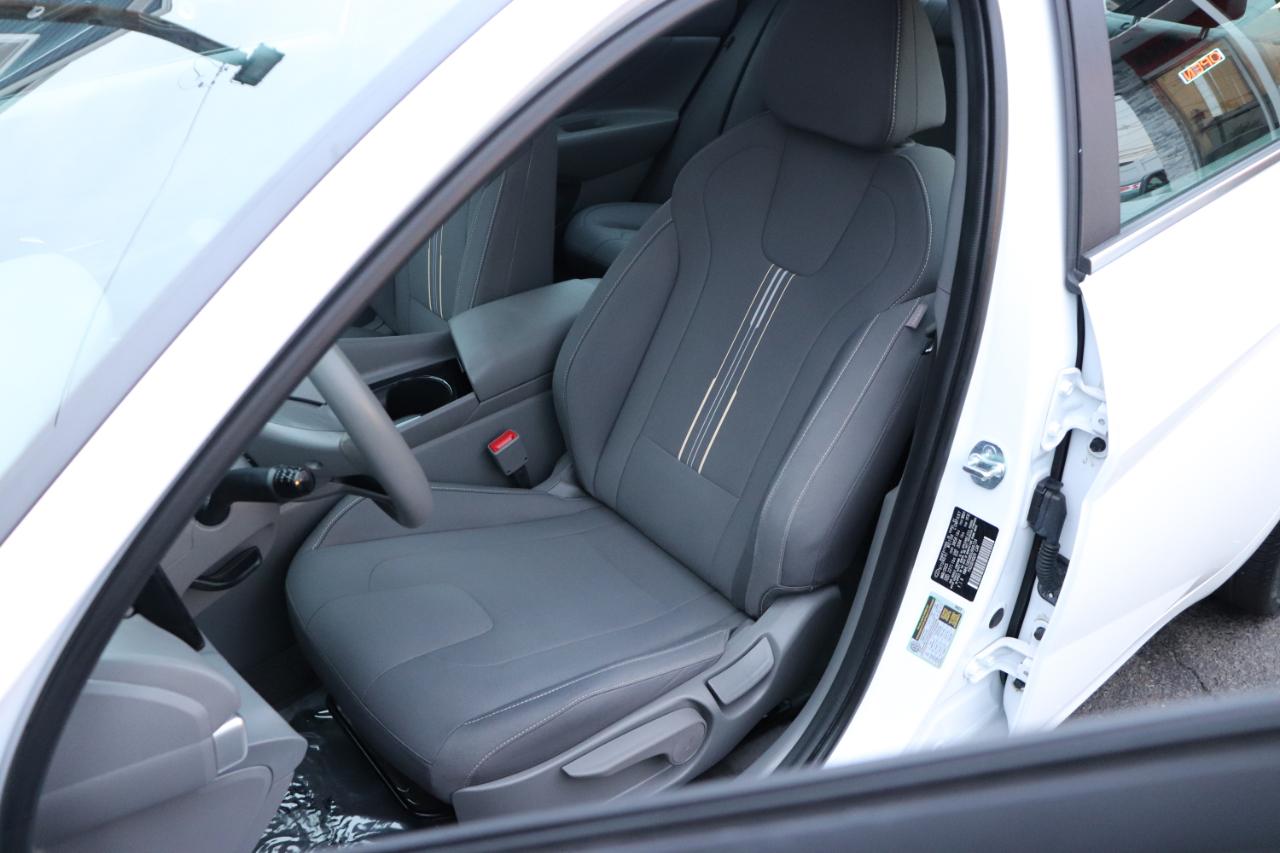 Hyundai Elantra SEL Convenience IVT 2025