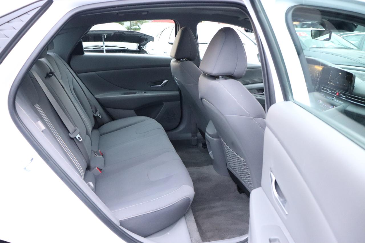 Hyundai Elantra SEL Convenience IVT 2025