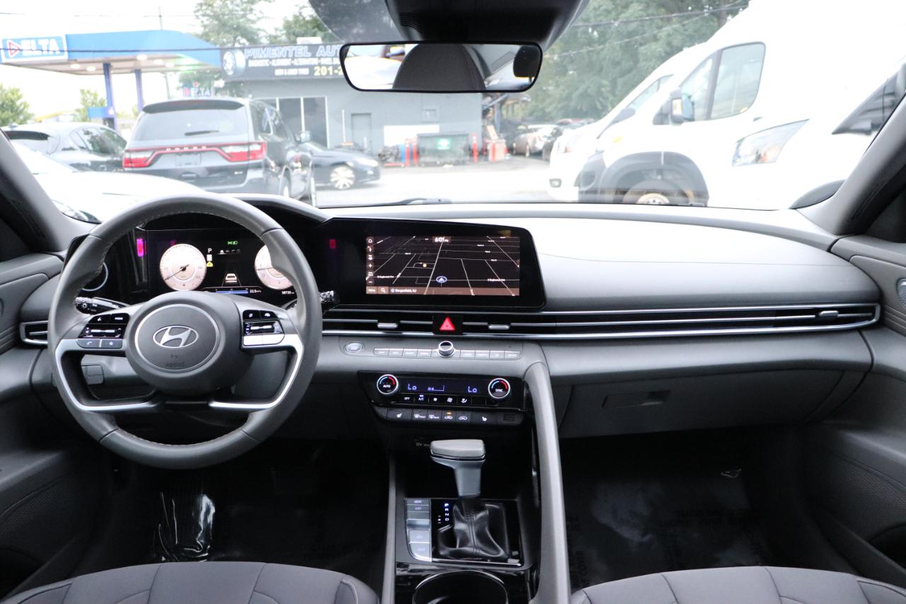 Hyundai Elantra SEL Convenience IVT 2025