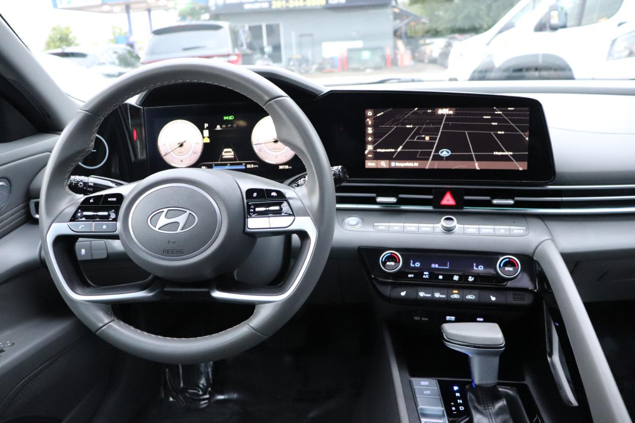 Hyundai Elantra SEL Convenience IVT 2025