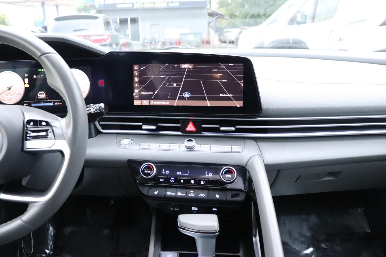 Hyundai Elantra SEL Convenience IVT 2025
