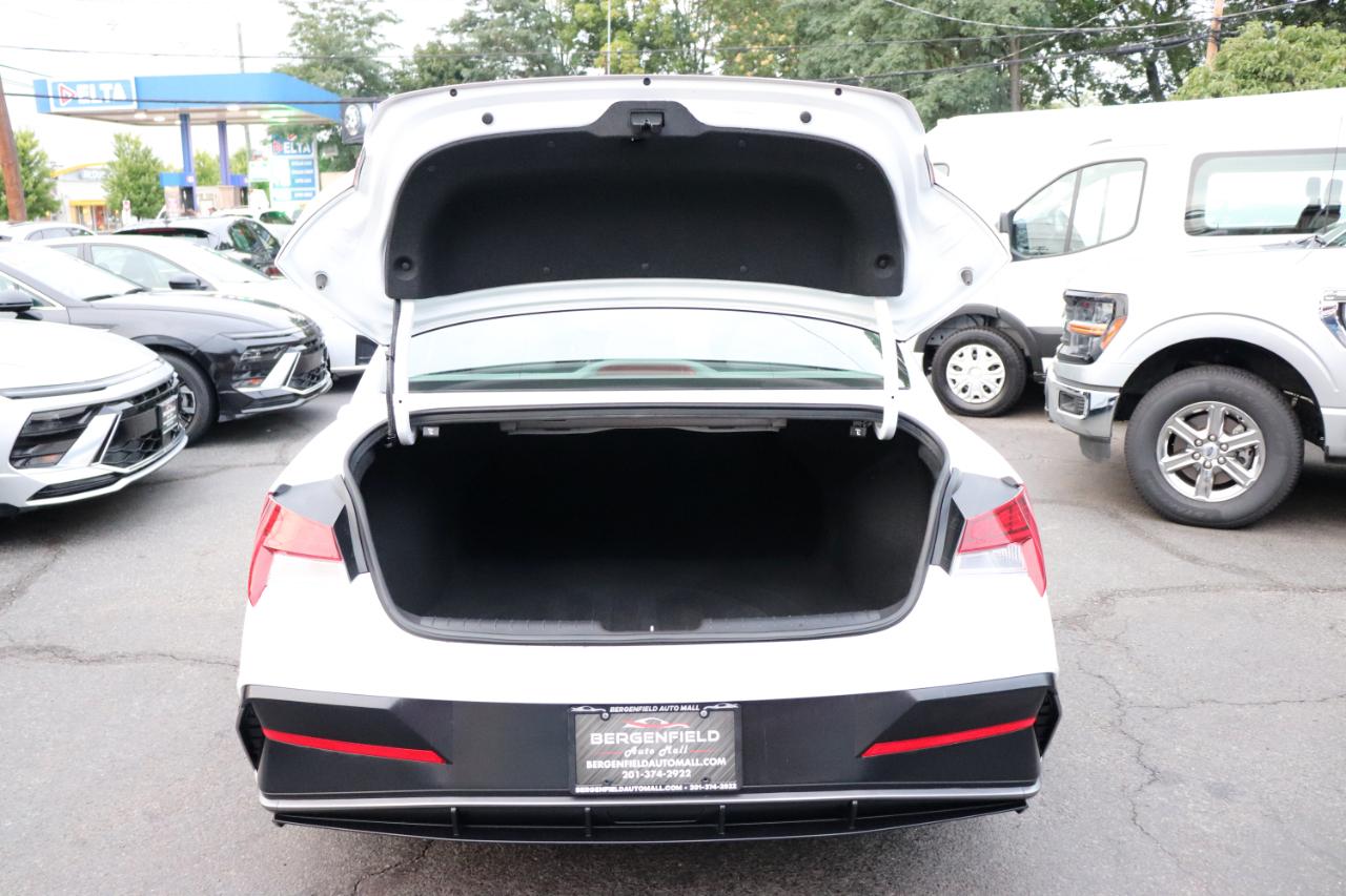 Hyundai Elantra SEL Convenience IVT 2025