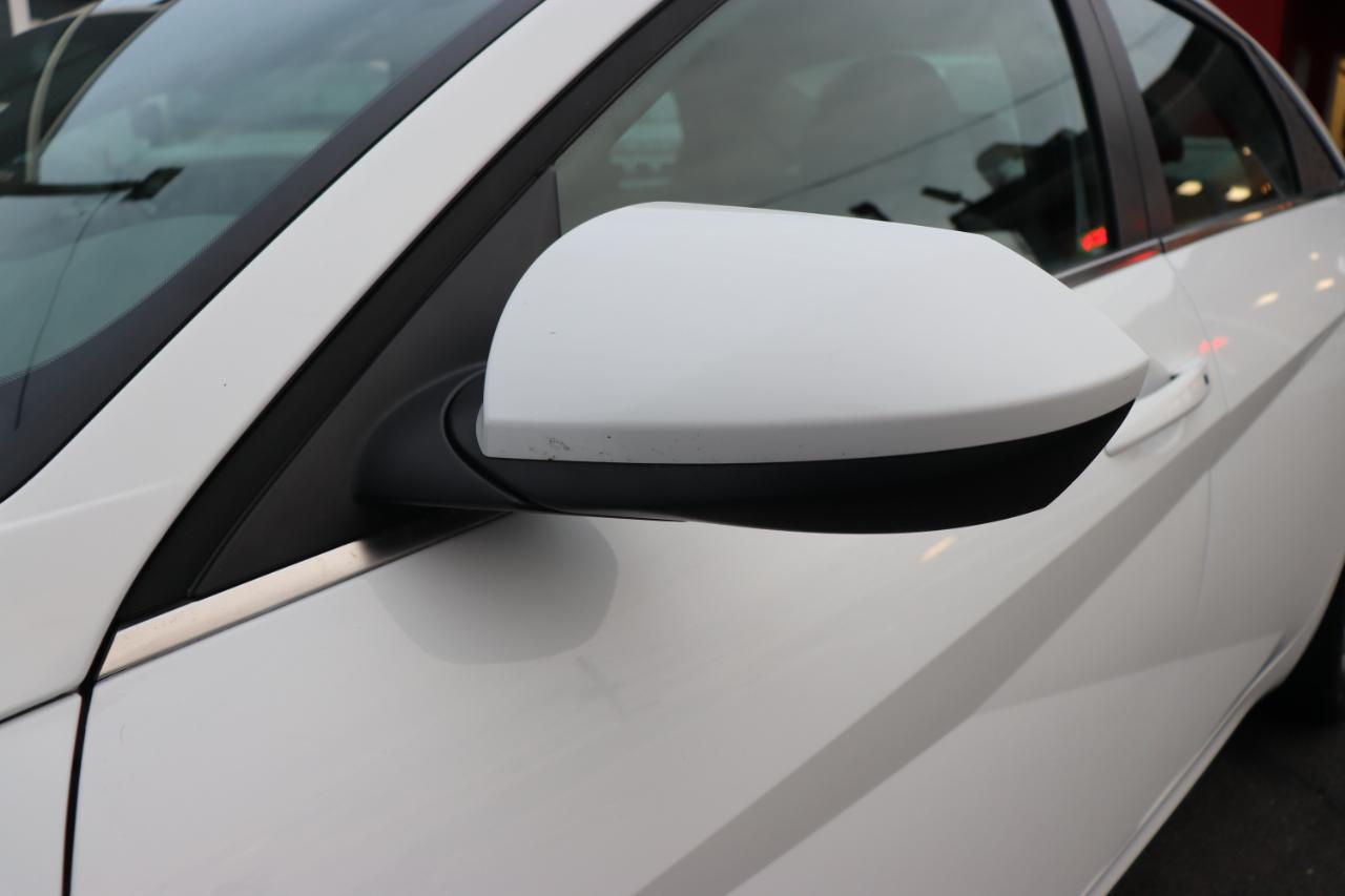 Hyundai Elantra SEL Convenience IVT 2025