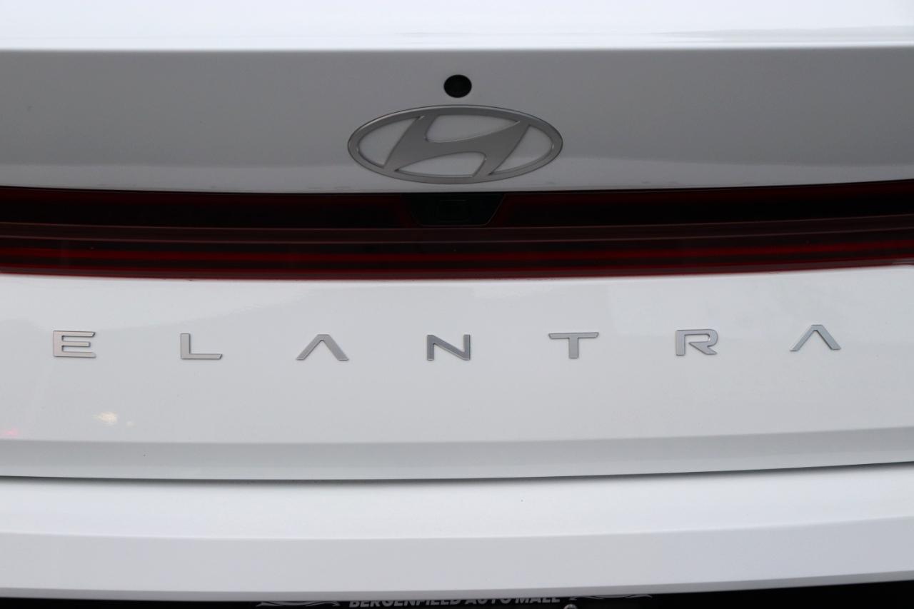 Hyundai Elantra SEL Convenience IVT 2025