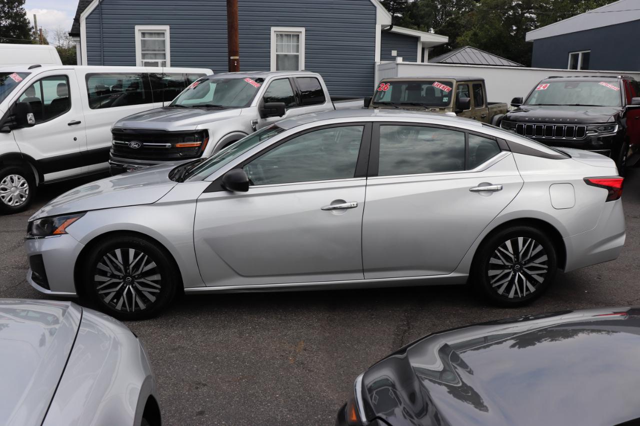 Nissan Altima 2.5 SV Sedan 2024