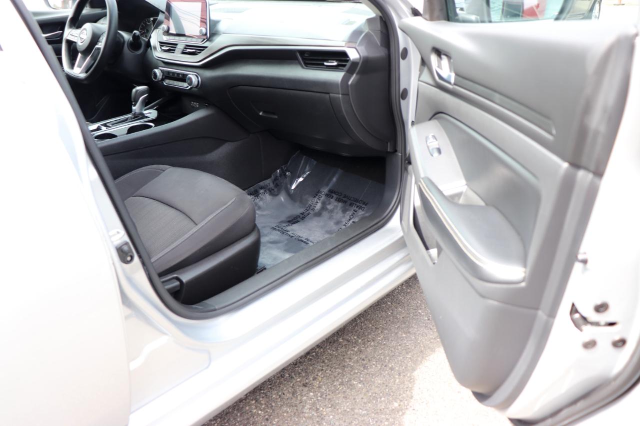 Nissan Altima 2.5 SV Sedan 2024