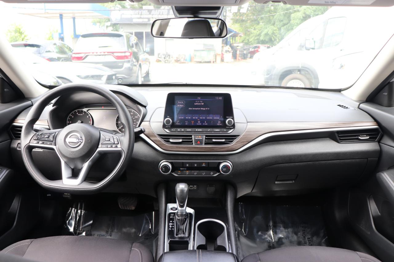 Nissan Altima 2.5 SV Sedan 2024