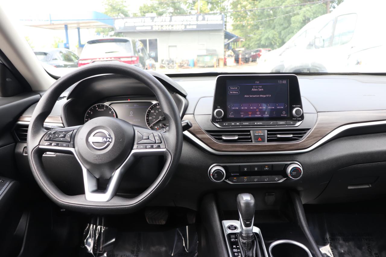 Nissan Altima 2.5 SV Sedan 2024