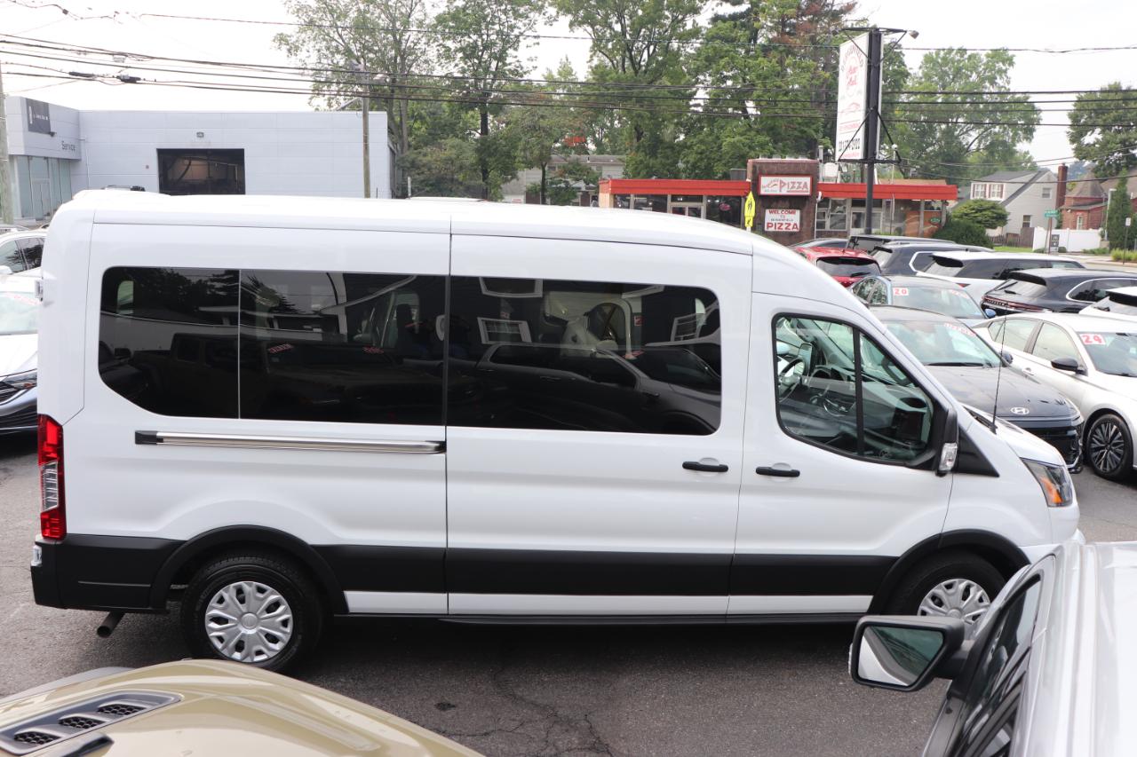 Ford Transit Passenger Wagon T-350 148" Med Roof XLT RWD 2025