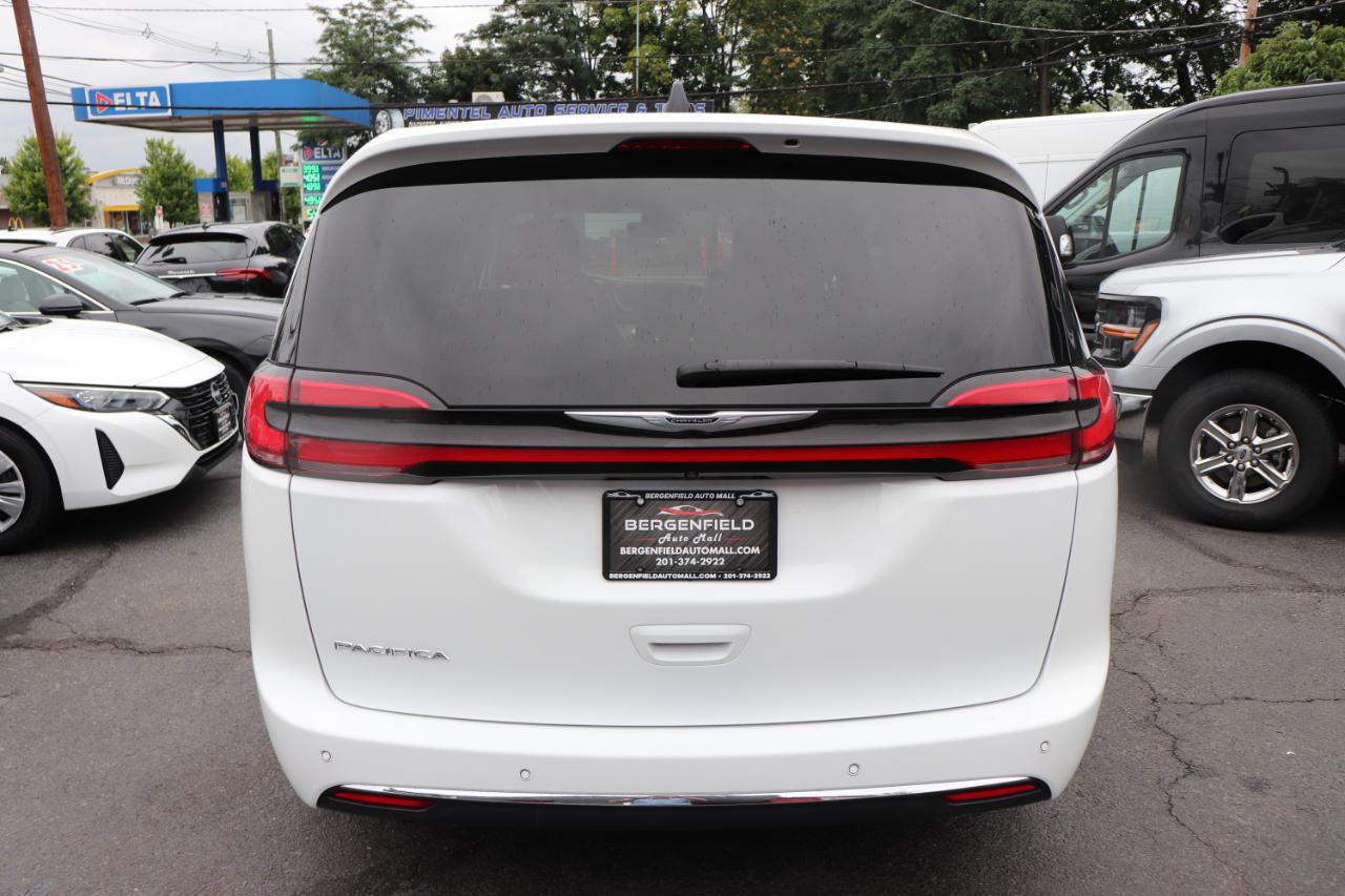 Chrysler Pacifica Touring L FWD 2024
