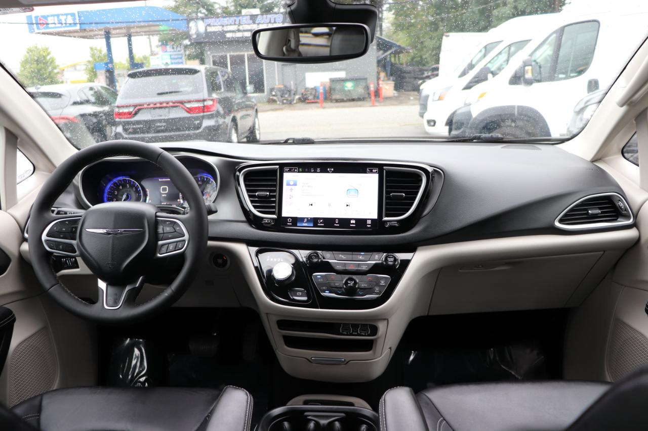 Chrysler Pacifica Touring L FWD 2024