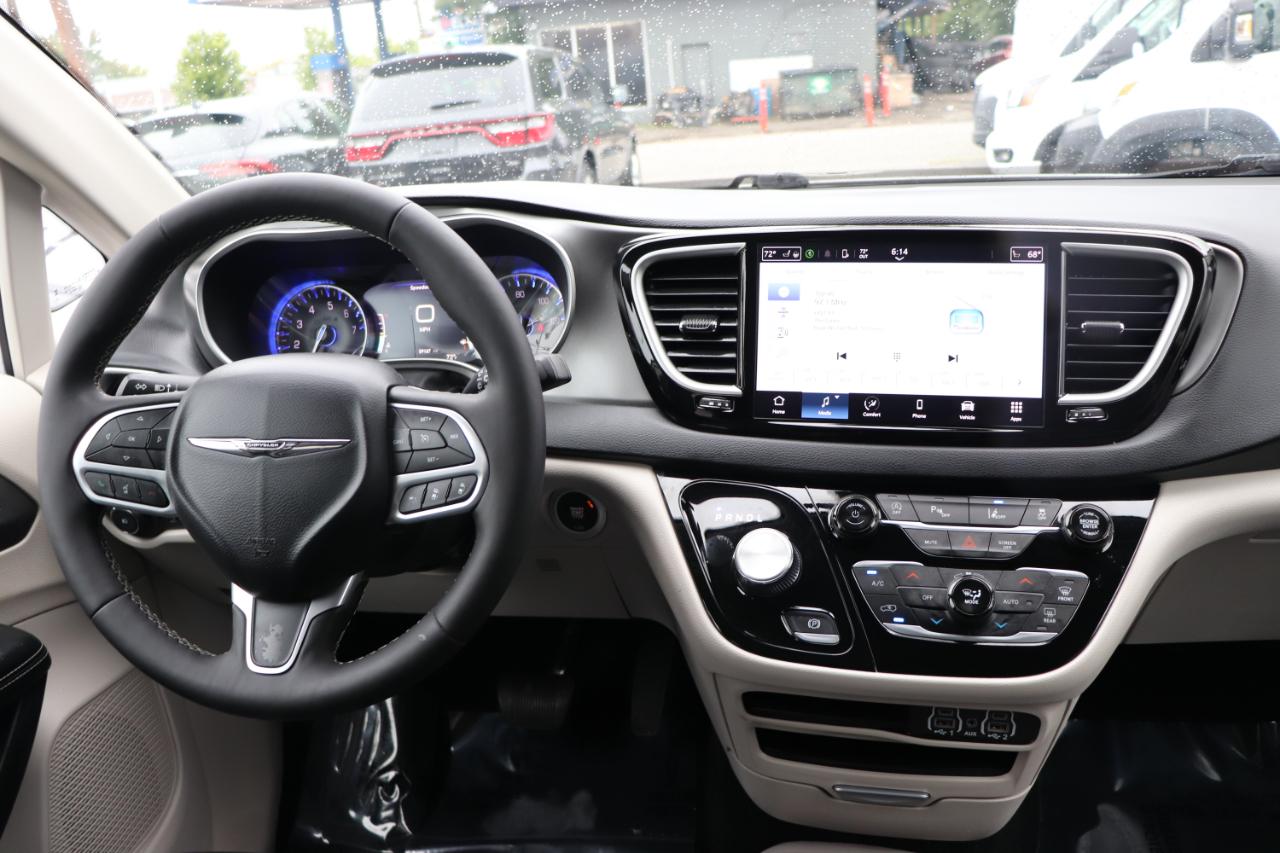 Chrysler Pacifica Touring L FWD 2024