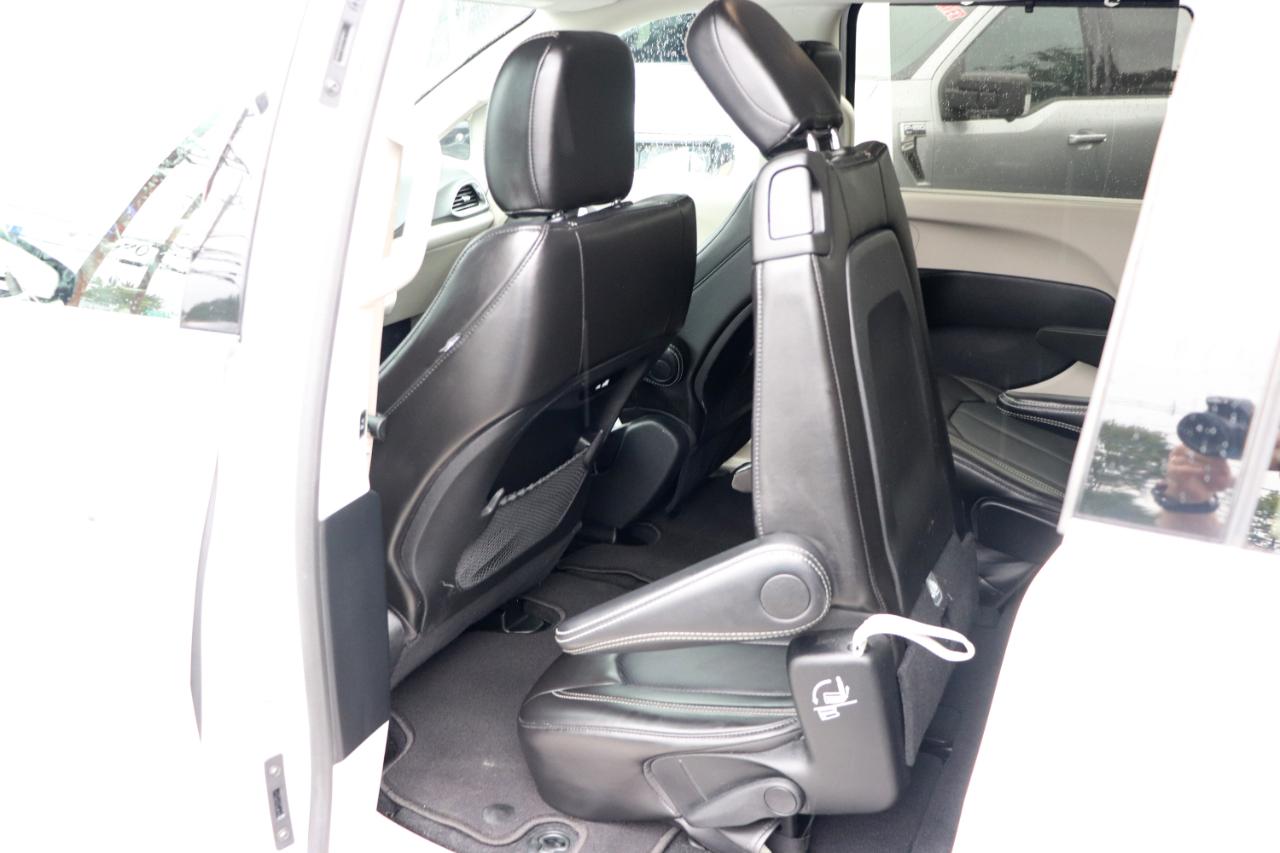 Chrysler Pacifica Touring L FWD 2024