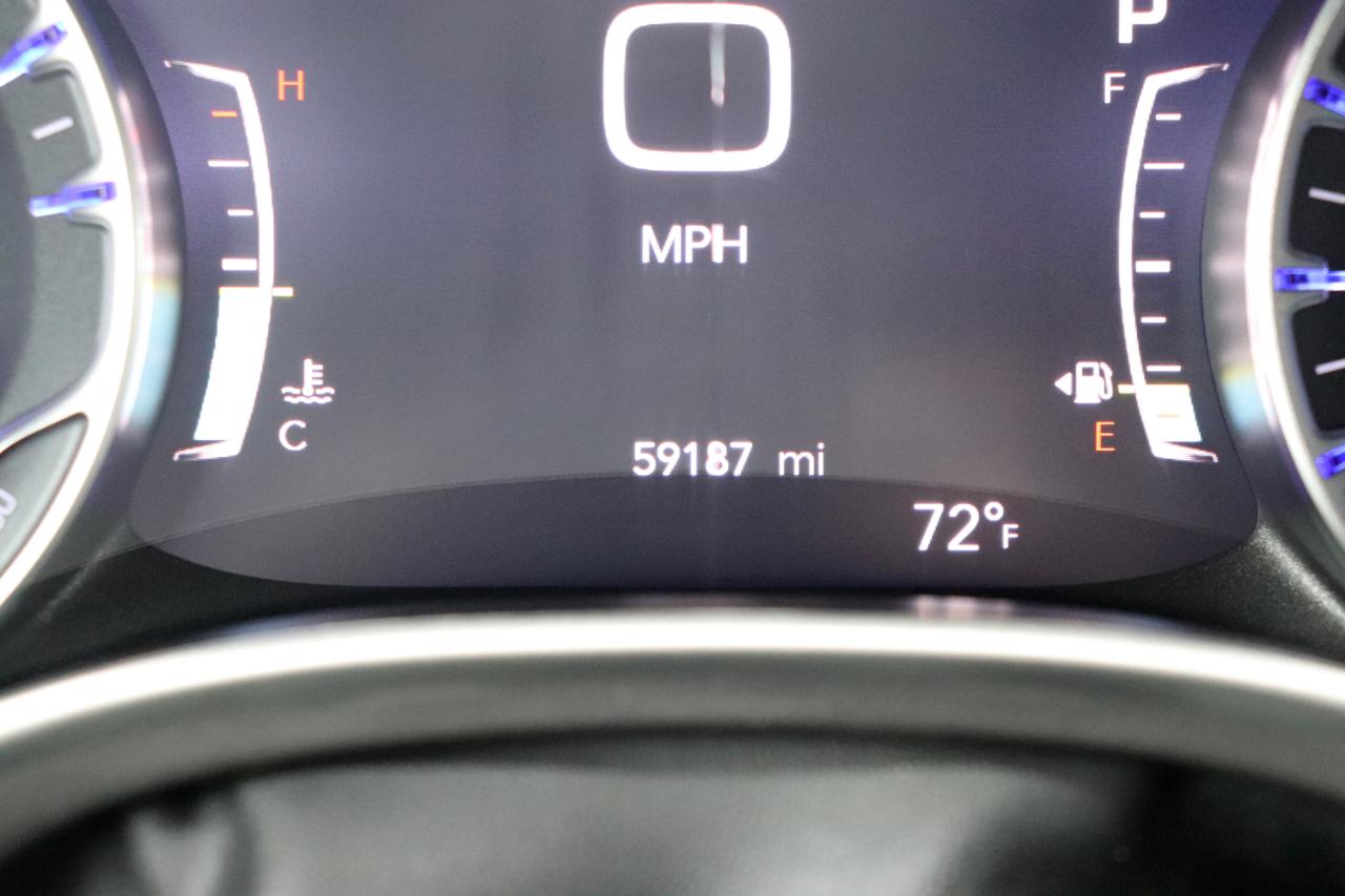 Chrysler Pacifica Touring L FWD 2024