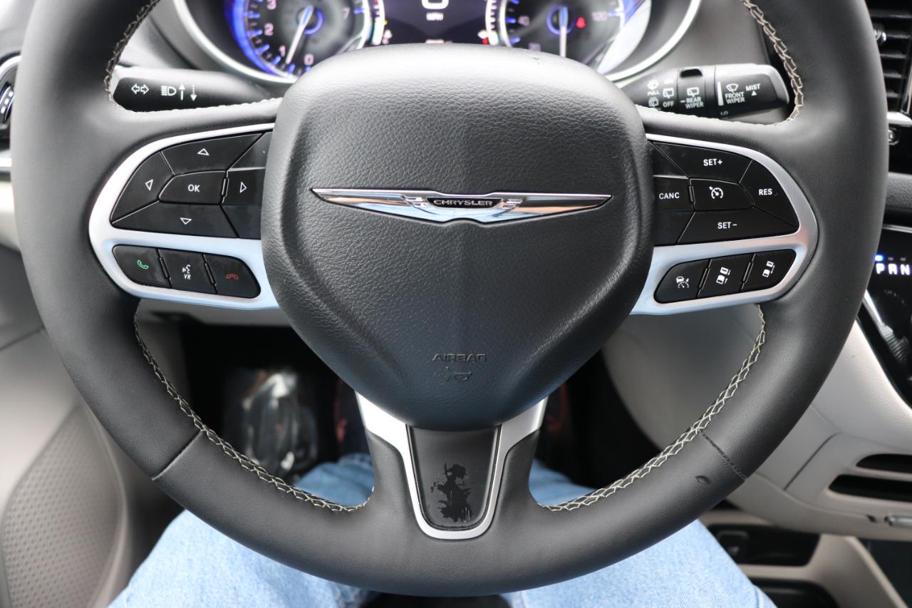 Chrysler Pacifica Touring L FWD 2024