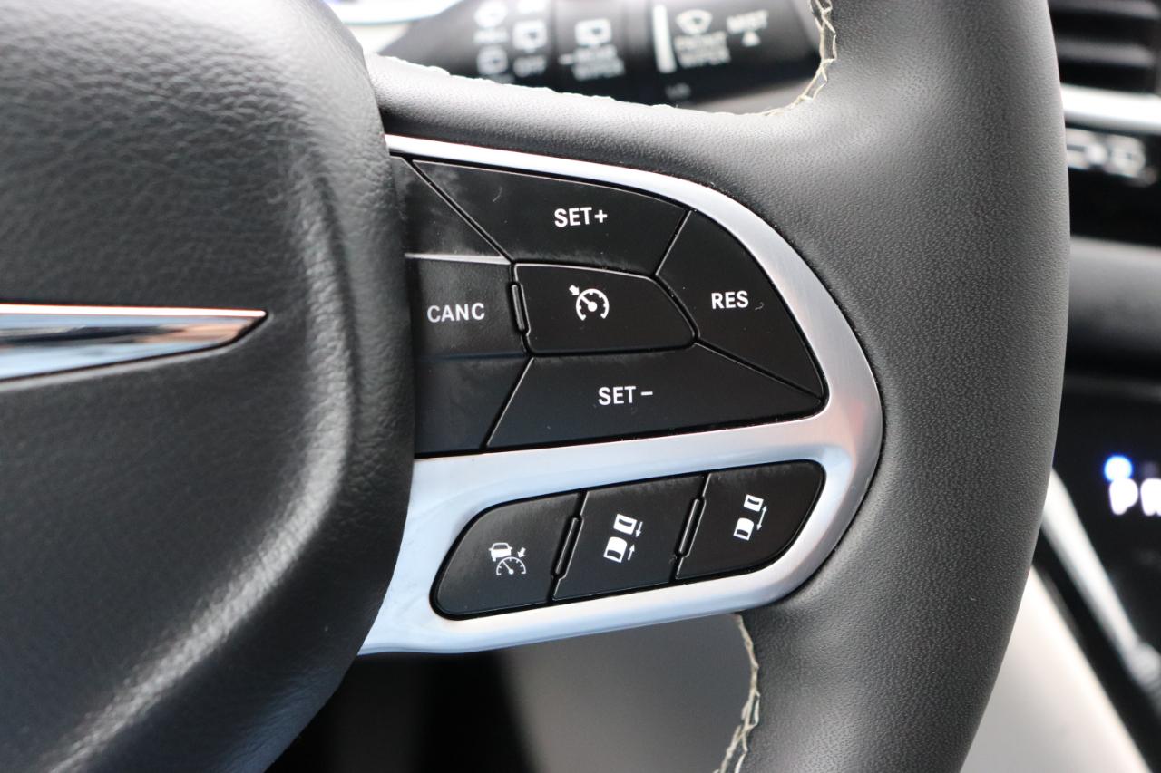 Chrysler Pacifica Touring L FWD 2024