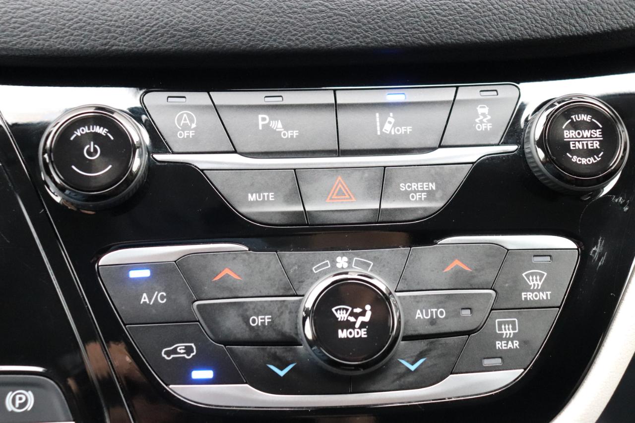 Chrysler Pacifica Touring L FWD 2024