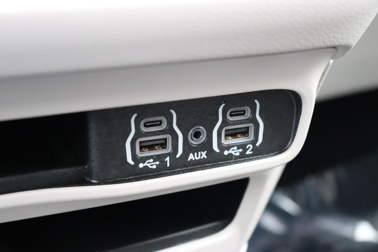 Chrysler Pacifica Touring L FWD 2024