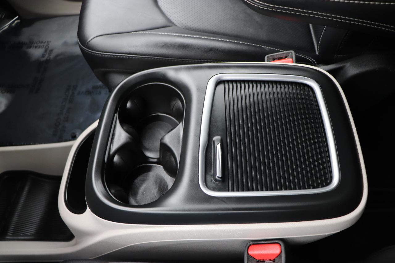 Chrysler Pacifica Touring L FWD 2024