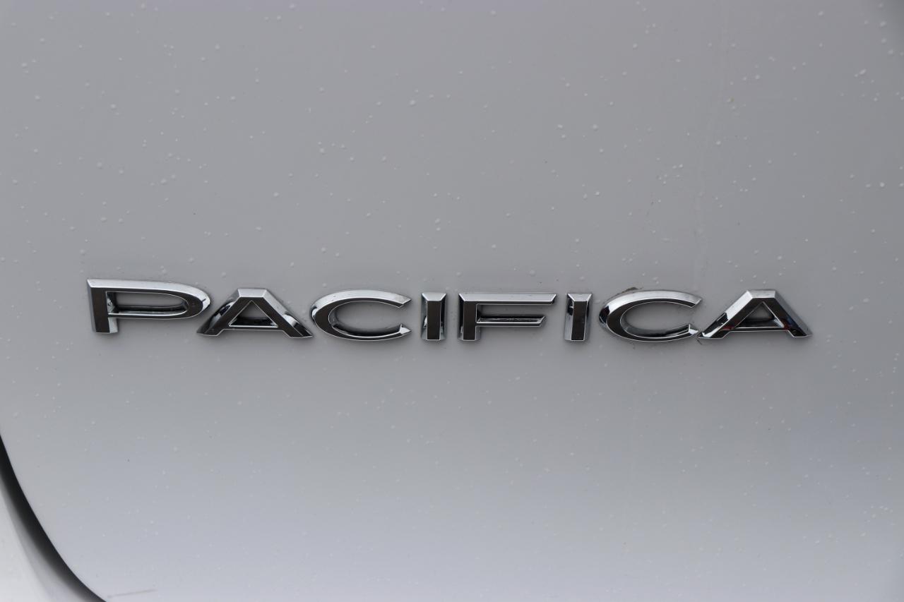Chrysler Pacifica Touring L FWD 2024