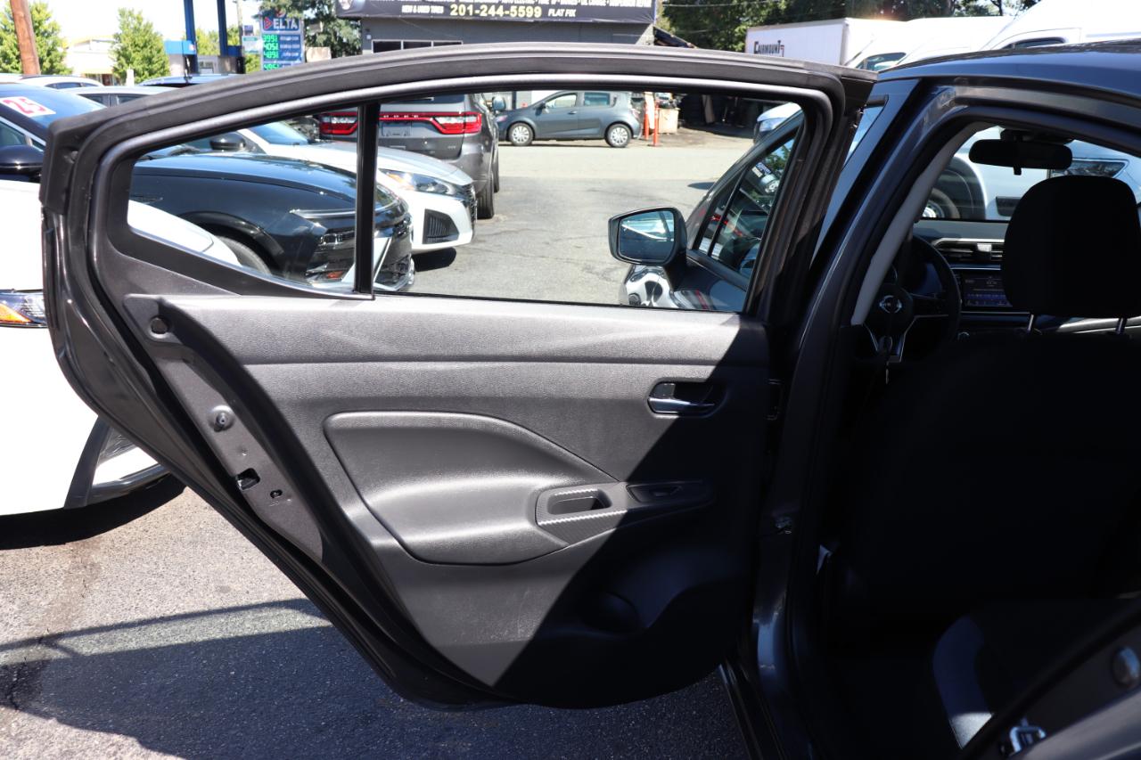 Nissan Versa SV CVT 2025