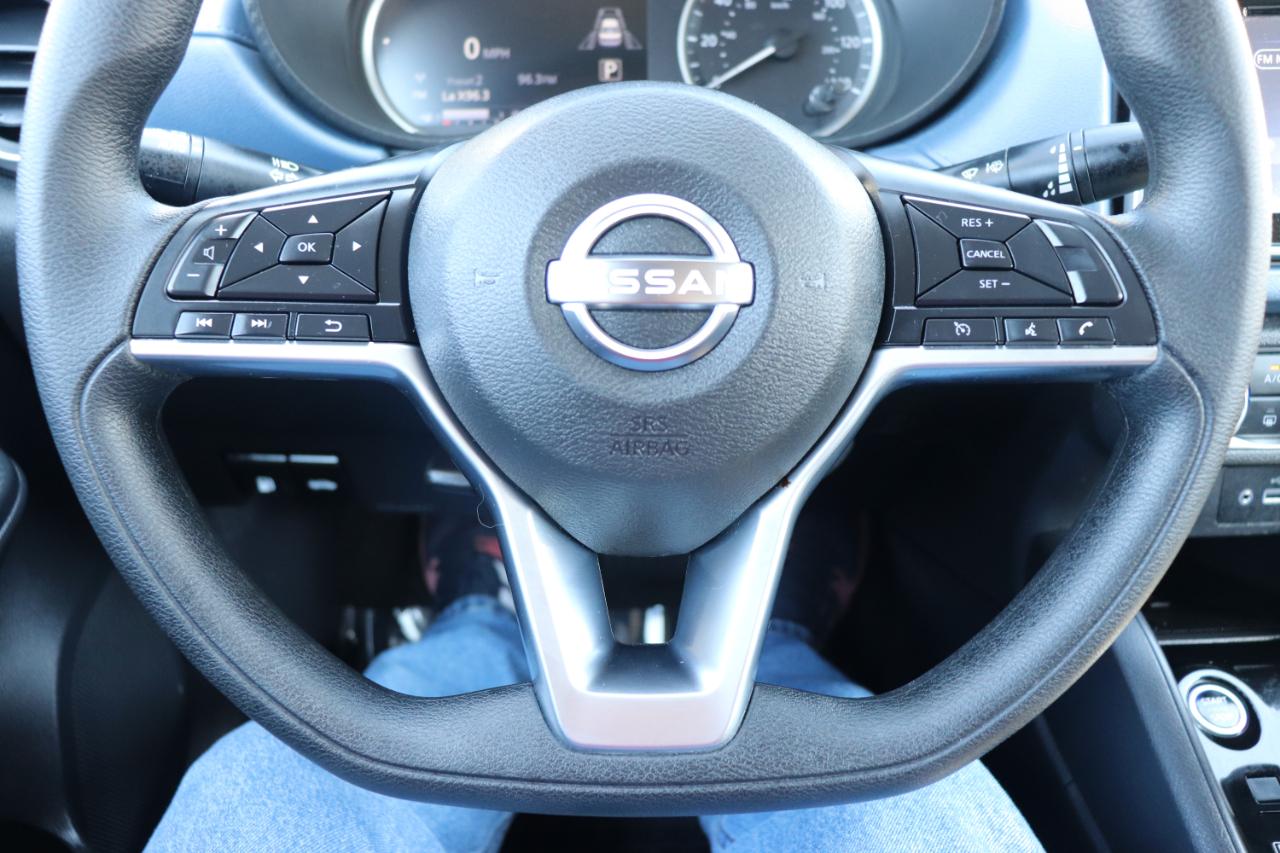 Nissan Versa SV CVT 2025