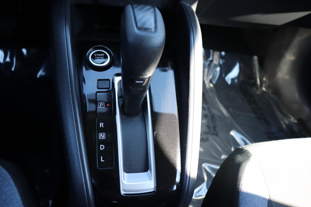 Nissan Versa SV CVT 2025