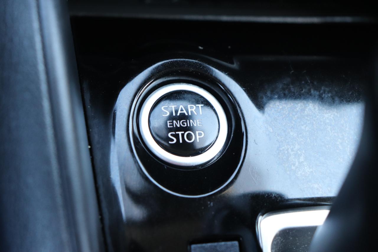 Nissan Versa SV CVT 2025