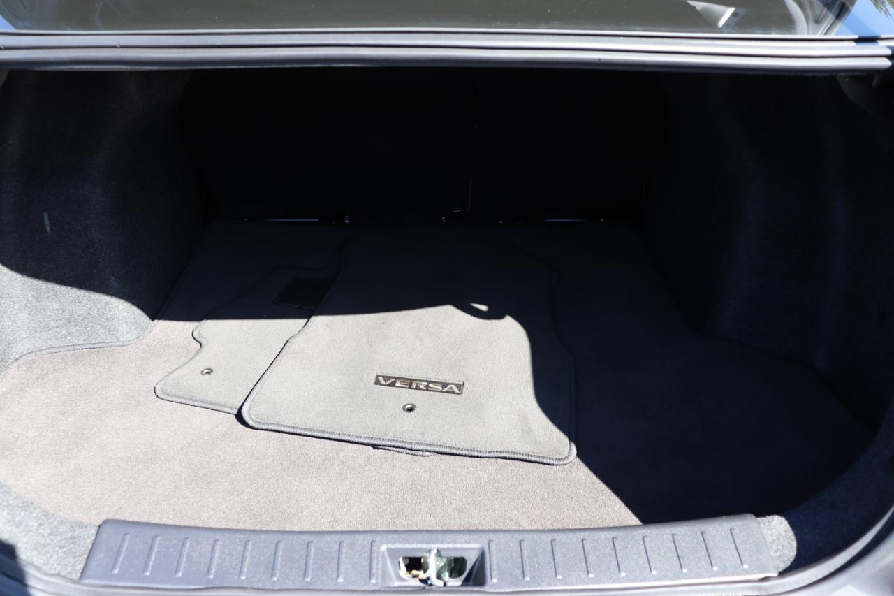 Nissan Versa SV CVT 2025