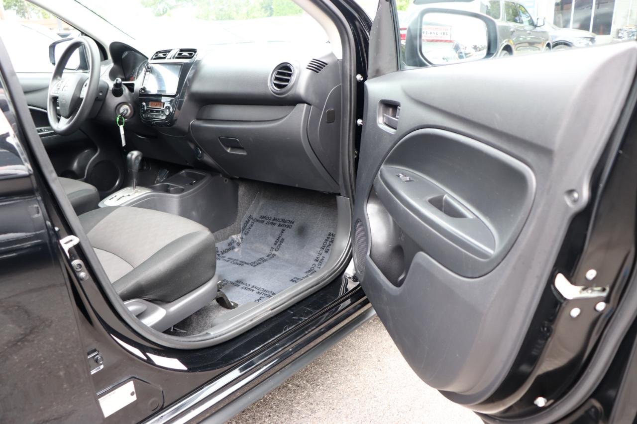 Mitsubishi Mirage ES CVT 2024