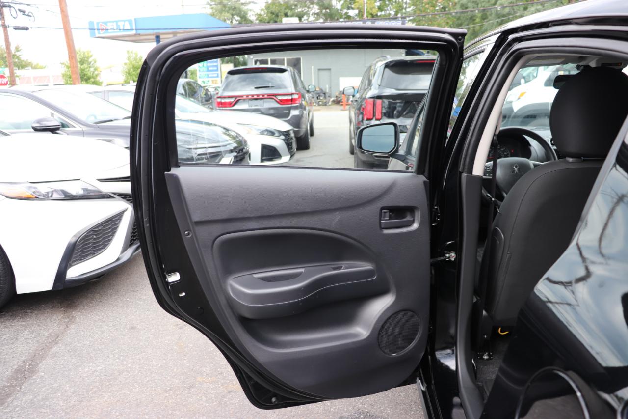 Mitsubishi Mirage ES CVT 2024
