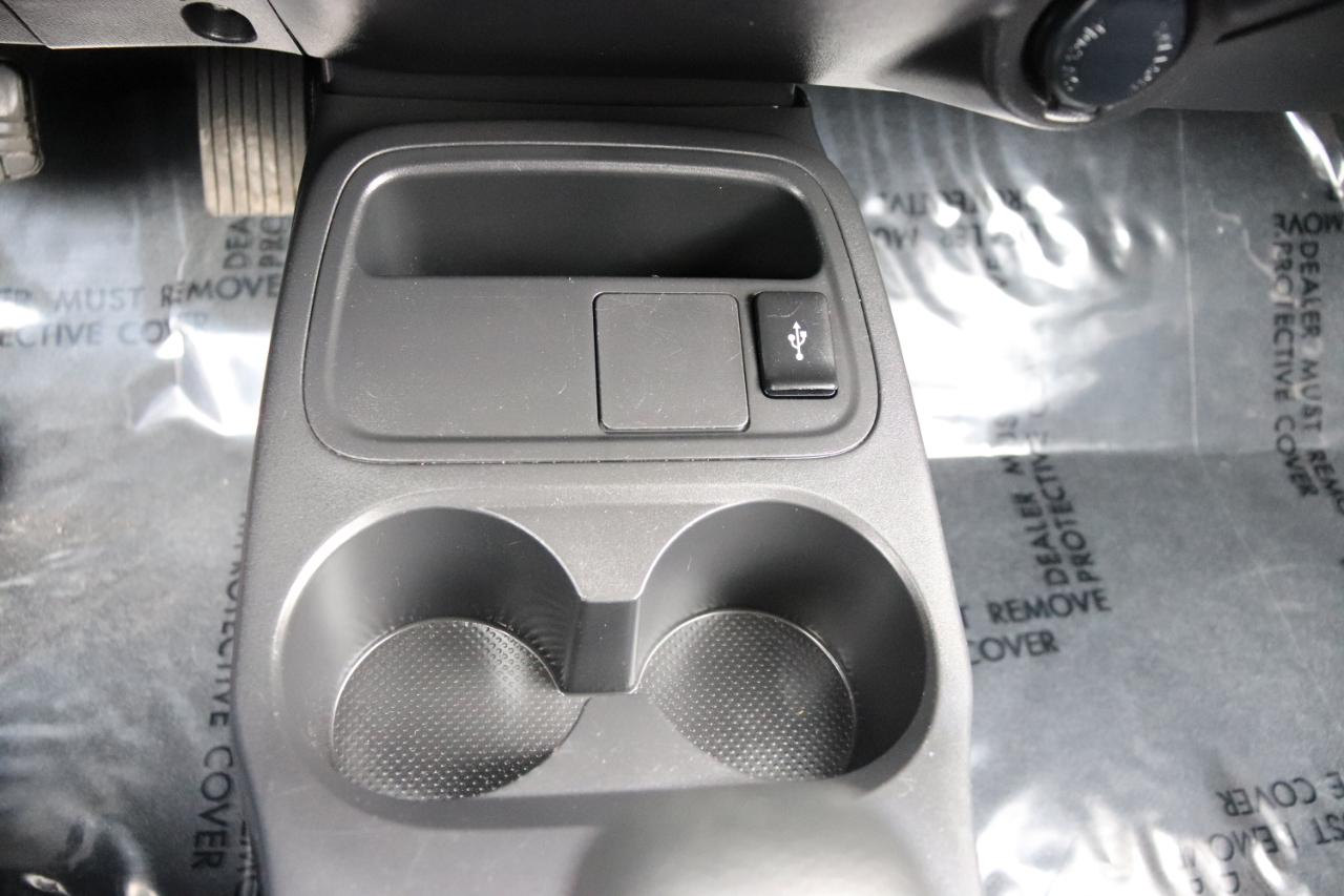 Mitsubishi Mirage ES CVT 2024