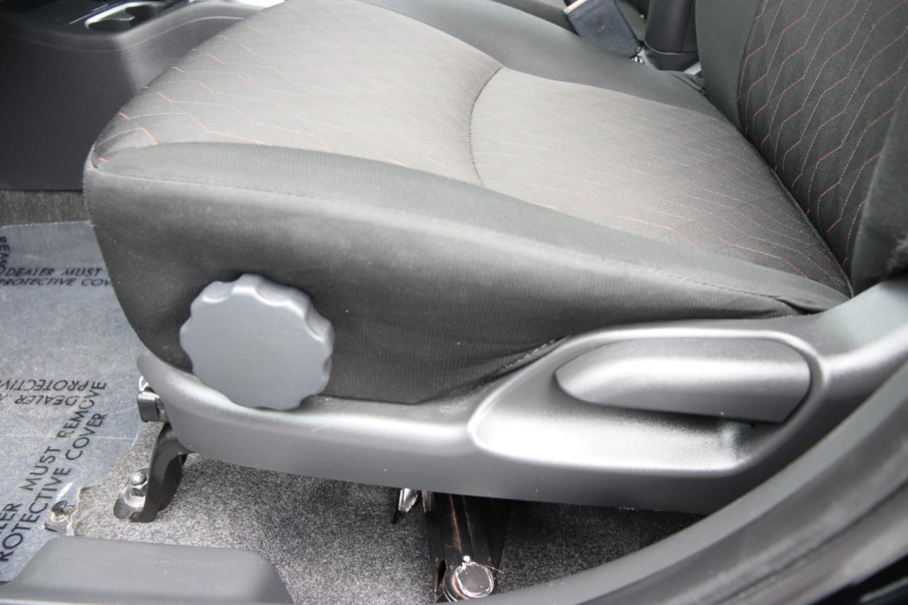 Mitsubishi Mirage ES CVT 2024