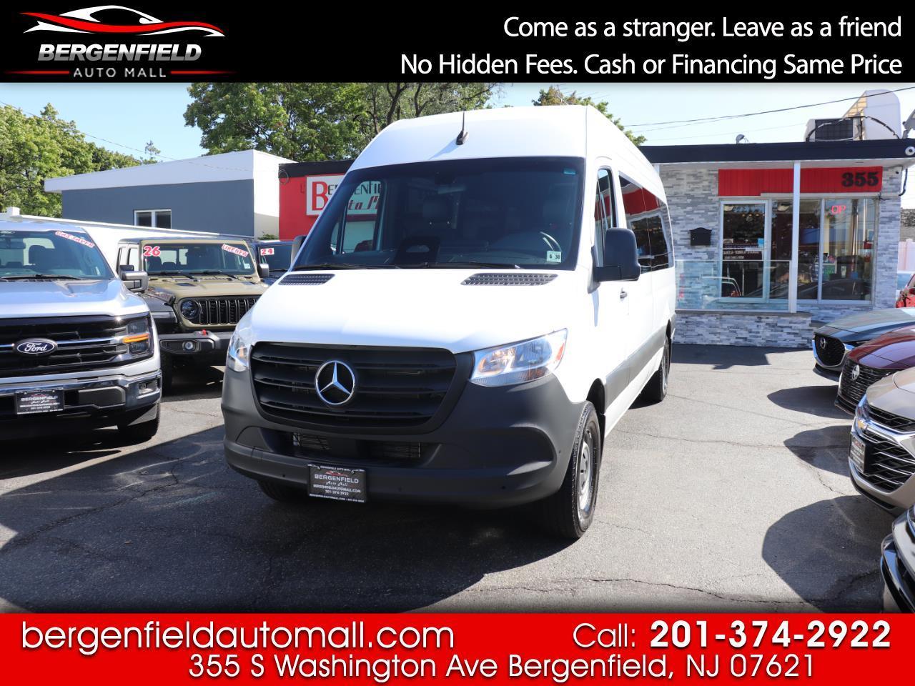 Mercedes-Benz Sprinter Passenger Van 2500 High Roof I4 Diesel 170" RWD 2025