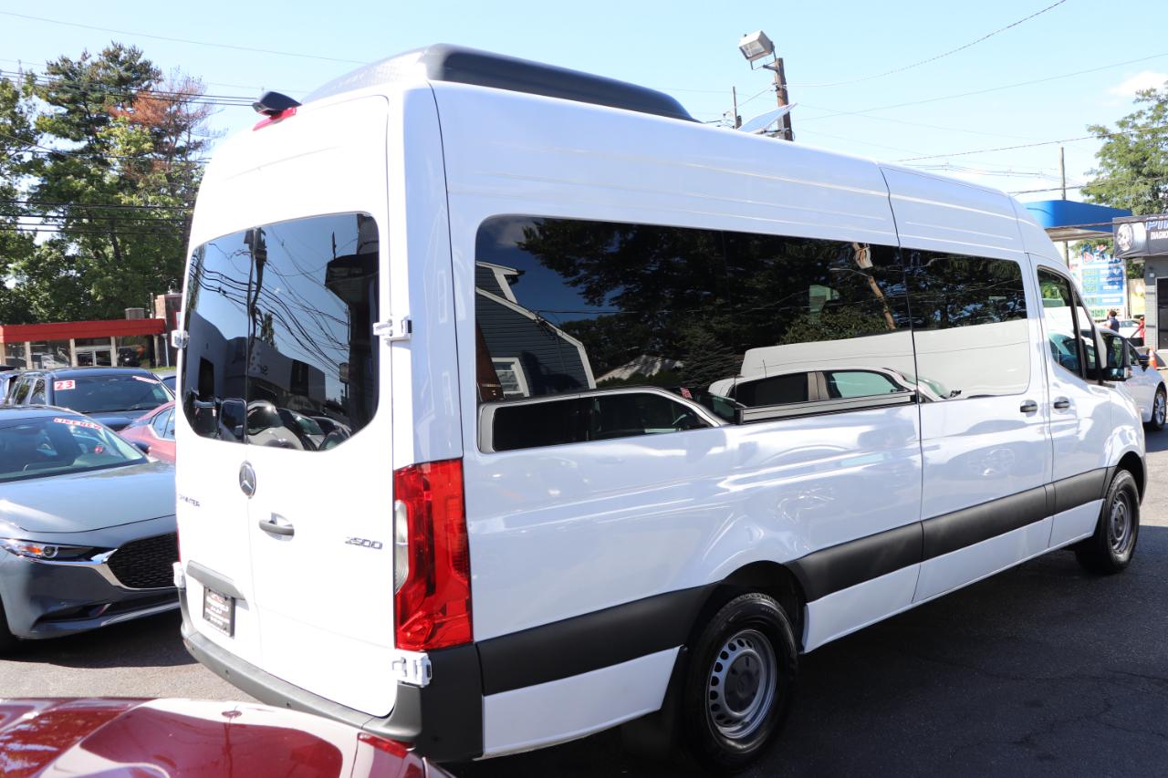 Mercedes-Benz Sprinter Passenger Van 2500 High Roof I4 Diesel 170" RWD 2025