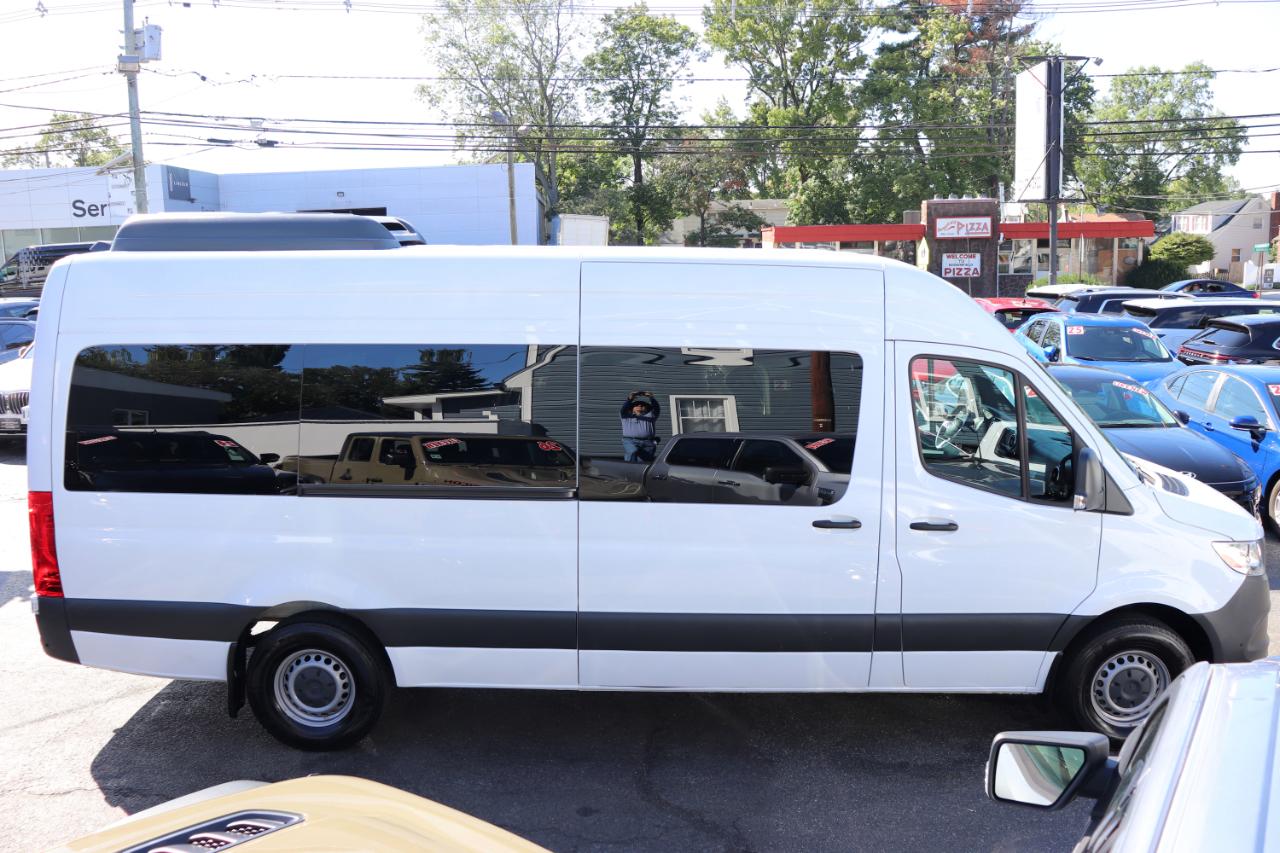 Mercedes-Benz Sprinter Passenger Van 2500 High Roof I4 Diesel 170" RWD 2025