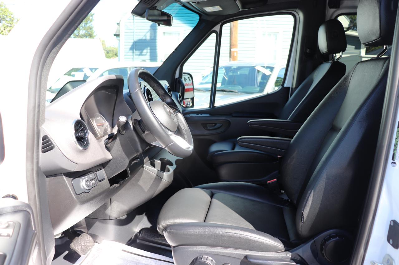 Mercedes-Benz Sprinter Passenger Van 2500 High Roof I4 Diesel 170" RWD 2025