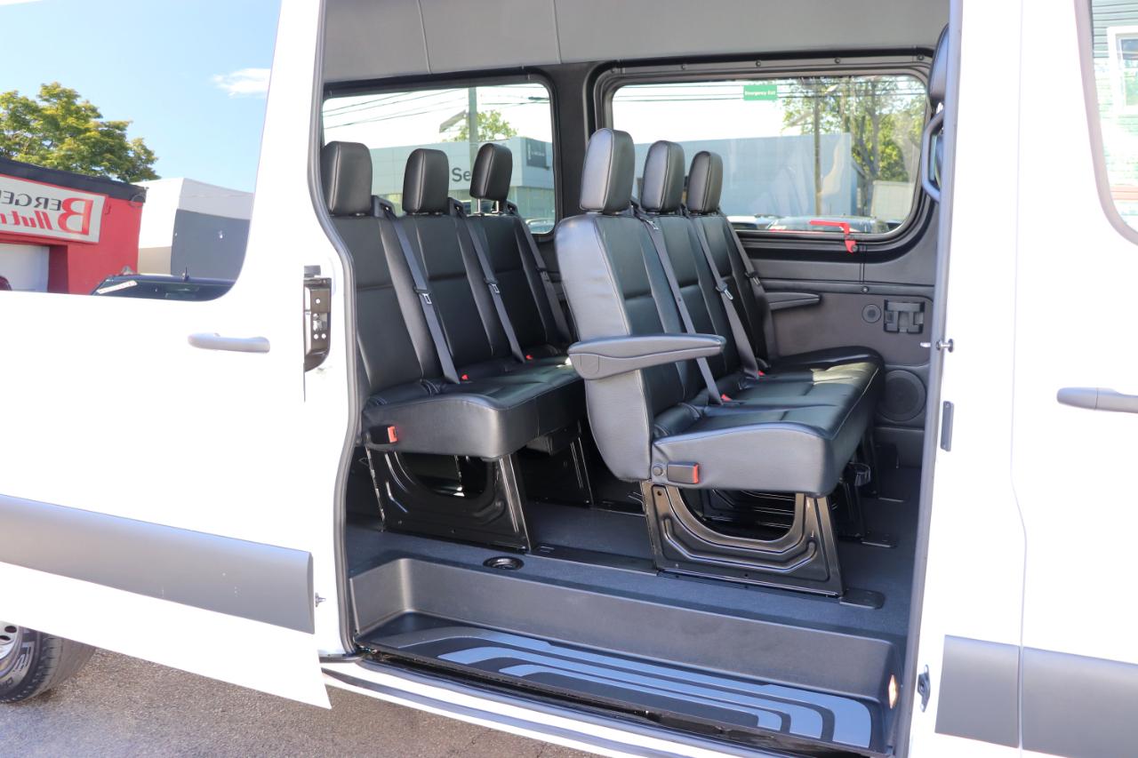 Mercedes-Benz Sprinter Passenger Van 2500 High Roof I4 Diesel 170" RWD 2025