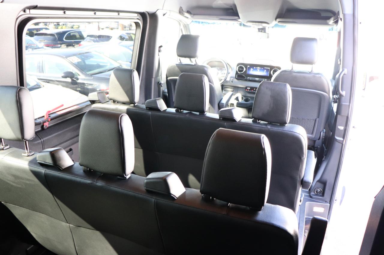 Mercedes-Benz Sprinter Passenger Van 2500 High Roof I4 Diesel 170" RWD 2025