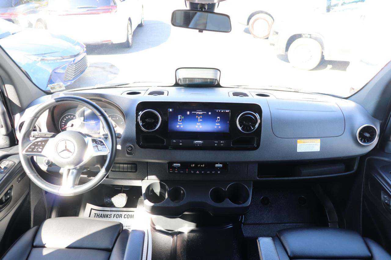 Mercedes-Benz Sprinter Passenger Van 2500 High Roof I4 Diesel 170" RWD 2025