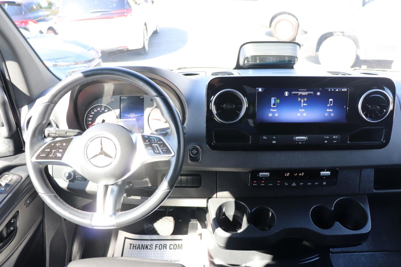 Mercedes-Benz Sprinter Passenger Van 2500 High Roof I4 Diesel 170" RWD 2025