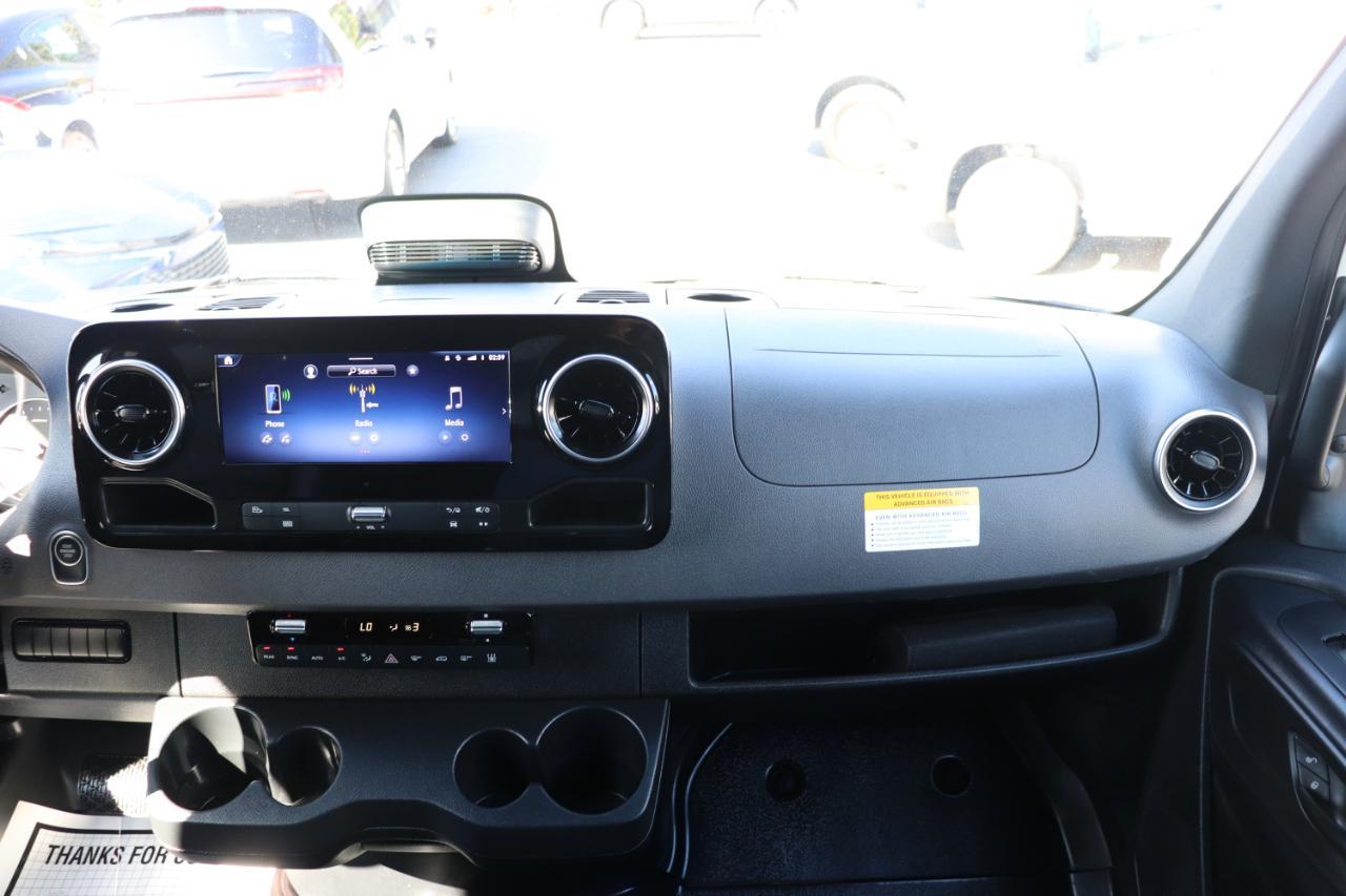 Mercedes-Benz Sprinter Passenger Van 2500 High Roof I4 Diesel 170" RWD 2025