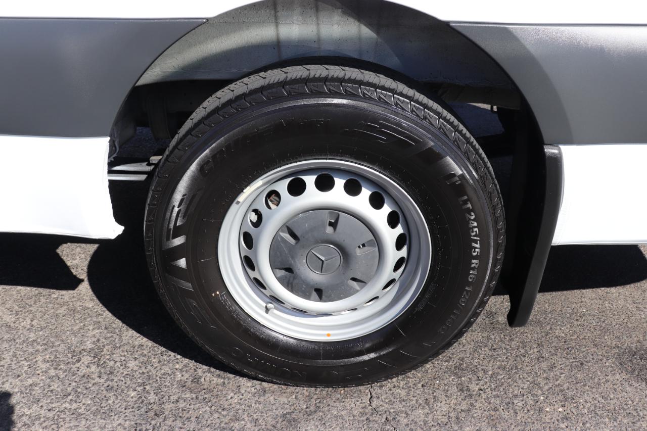 Mercedes-Benz Sprinter Passenger Van 2500 High Roof I4 Diesel 170" RWD 2025