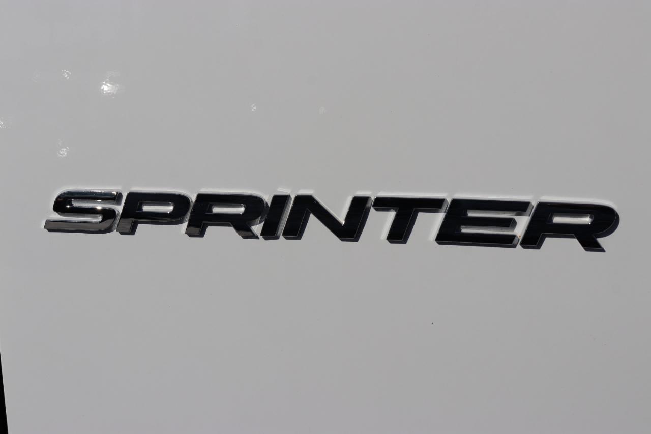 Mercedes-Benz Sprinter Passenger Van 2500 High Roof I4 Diesel 170" RWD 2025