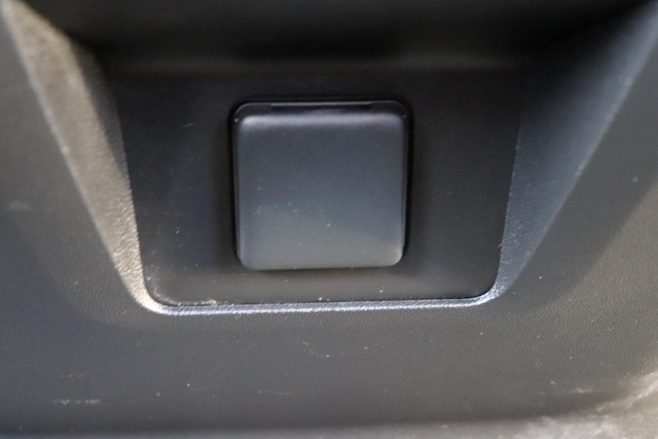 Chevrolet Suburban 4WD 4dr LT 2023