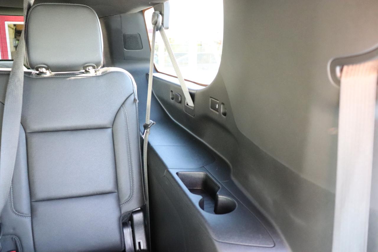 Chevrolet Suburban 4WD 4dr LT 2023